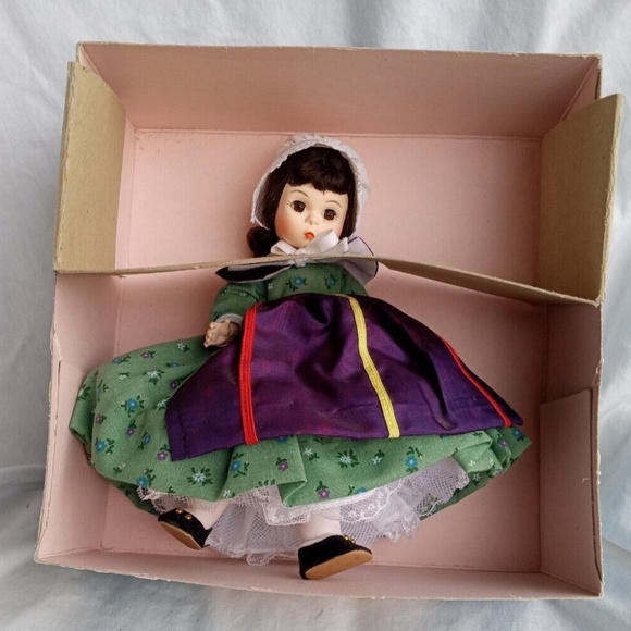 Vintage Madame Alexander International Doll With  Box CANADA 560 - Picture 3 of 12